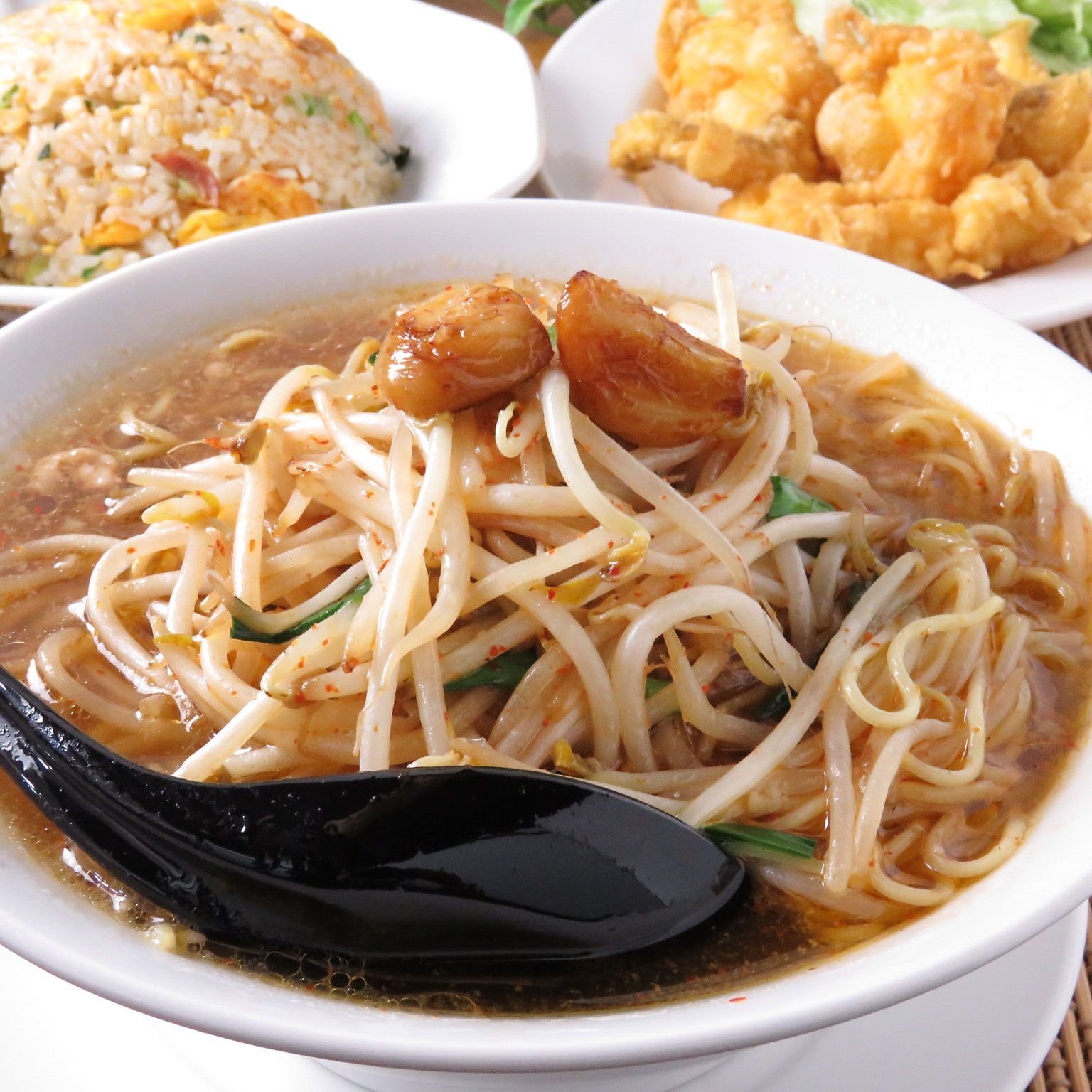 ラーメンとチャーハン、から揚げ